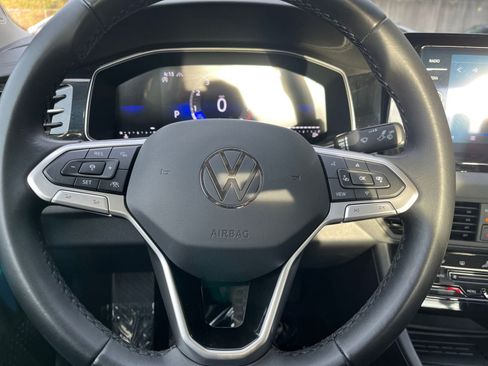 Used 2025 Volkswagen Jetta SE image 28