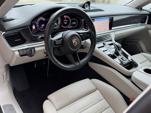 Certified 2023 Porsche Panamera Turbo S image 4