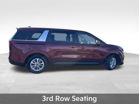 Used 2024 Kia Carnival LX image 9