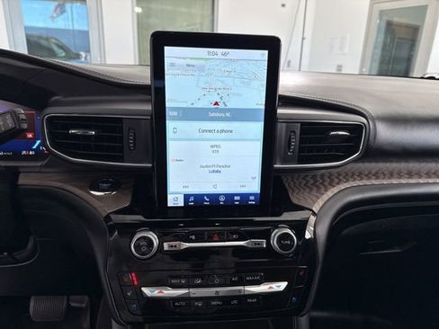 Used 2022 Ford Explorer Platinum w/ Equipment Group 601A image 31