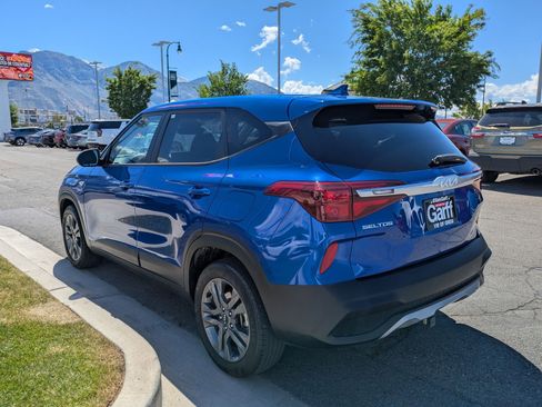 Used 2023 Kia Seltos LX AWD/4WD image 9