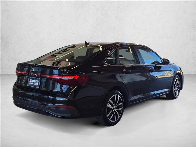 Used 2025 Volkswagen Jetta SE FWD image 5