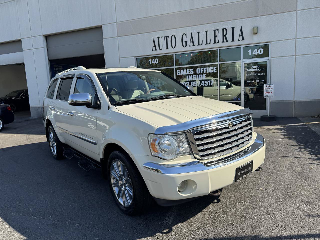 Used 2009 Chrysler Aspen Limited AWD/4WD image 5