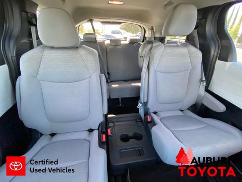 Certified 2025 Toyota Sienna LE FWD image 22