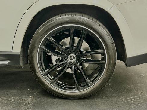 Used 2025 Mercedes-Benz GLS 450 4MATIC image 17