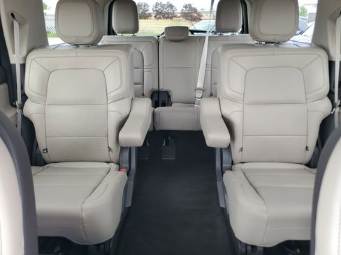 Used 2024 Lincoln Navigator Reserve AWD/4WD image 19