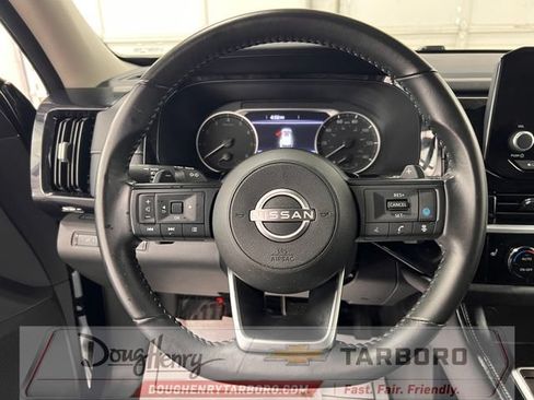 Used 2025 Nissan Pathfinder SV FWD image 43