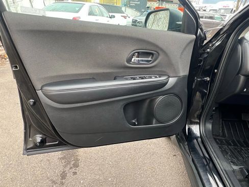 Used 2020 Honda HR-V LX image 22