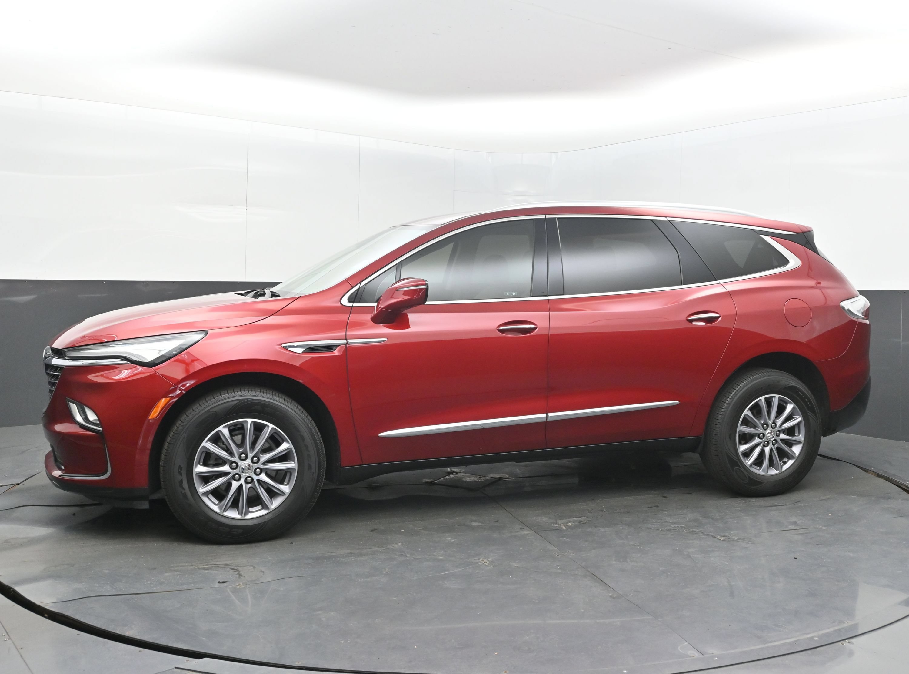 Certified 2024 Buick Enclave Essence w/ Technology Package FWD image 5