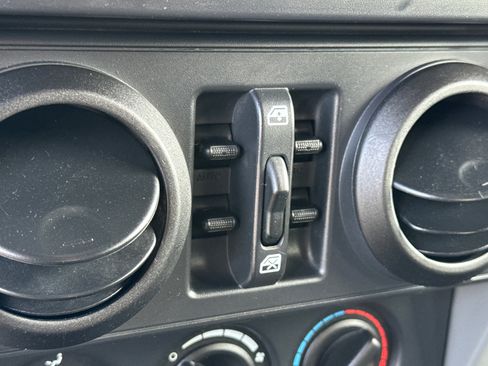 Used 2010 Jeep Wrangler Unlimited Sport image 29