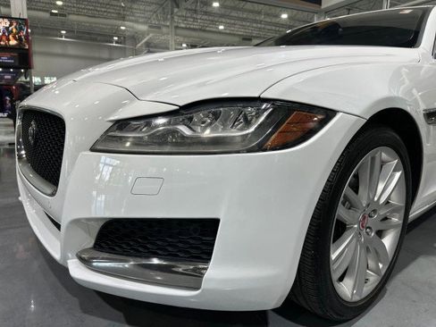 Used 2017 Jaguar XF Prestige RWD image 21