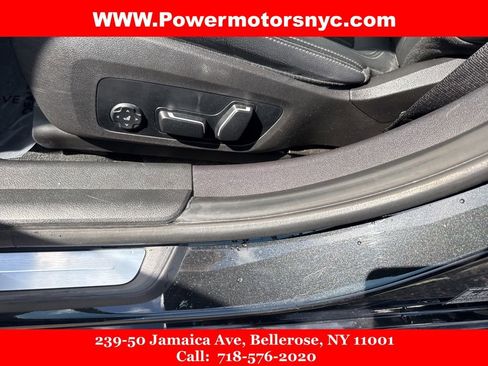 Used 2024 BMW 330e xDrive w/ Convenience Package image 30