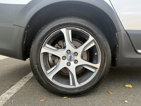 Used 2015 Volvo XC70 T6 image 13