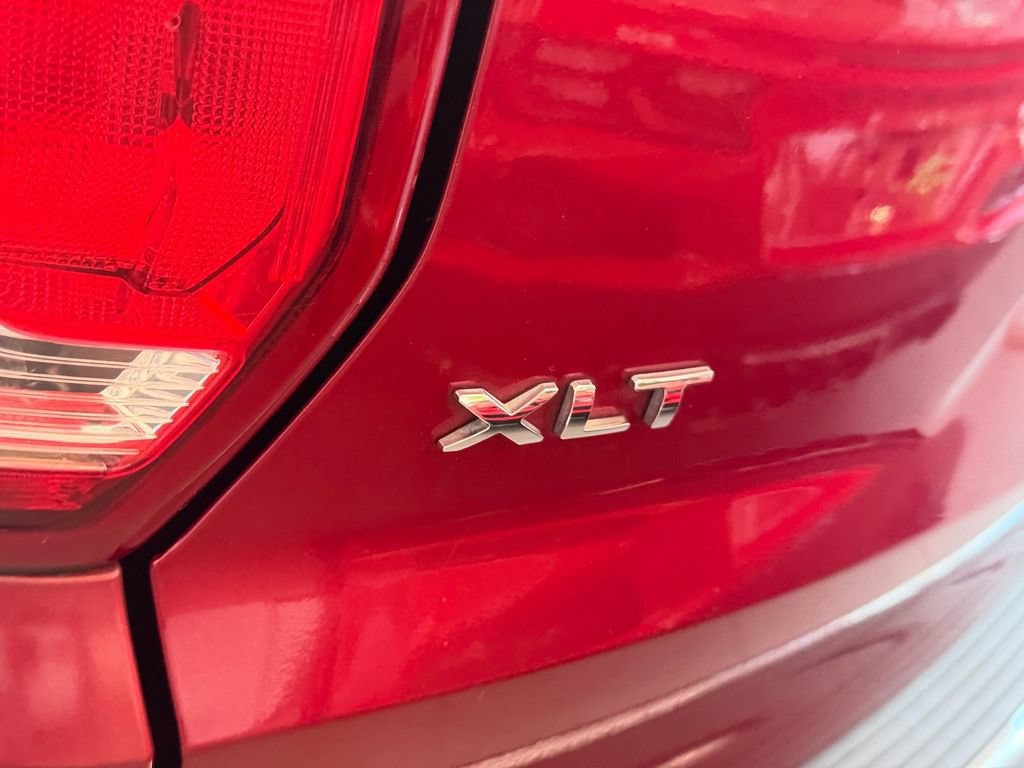 Used 2018 Ford Explorer XLT w/ Equipment Group 202A FWD image 21