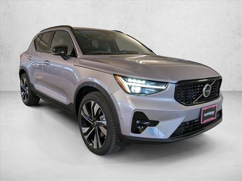 Certified 2026 Volvo XC40 B5 Ultra w/ Climate Package AWD/4WD image 7