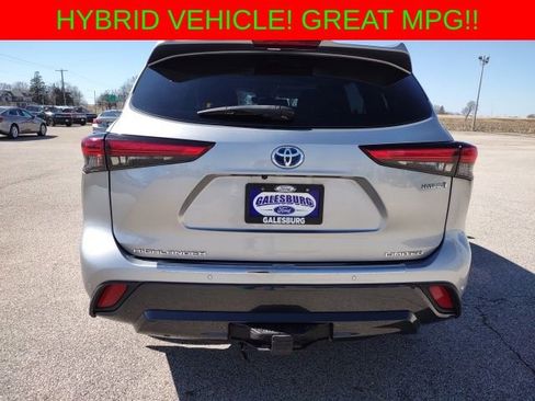 Used 2021 Toyota Highlander Limited image 4