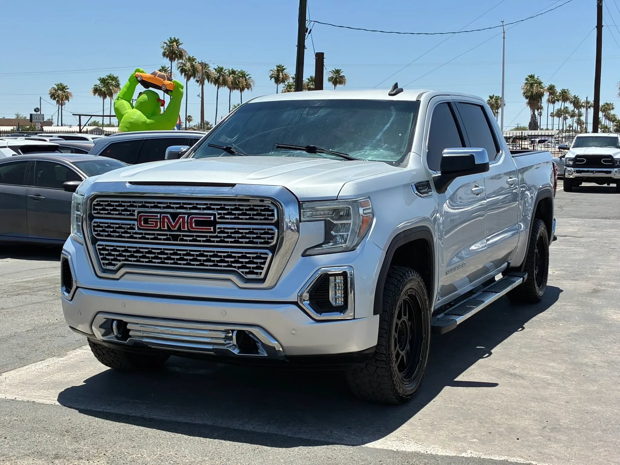 Used 2020 GMC Sierra 1500 SLE w/ SLE Value Package RWD image 1