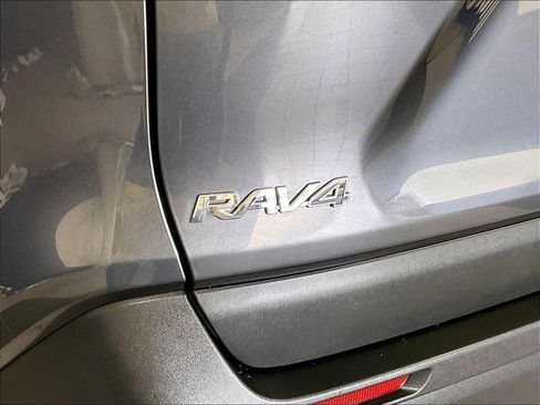 Used 2019 Toyota RAV4 LE w/ All Weather Liner Package AWD/4WD image 27