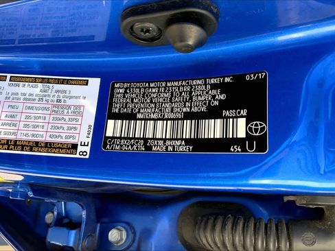 Used 2018 Toyota C-HR XLE image 35