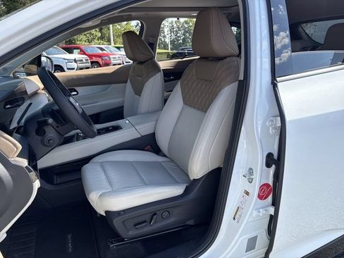 Certified 2025 Nissan Murano Platinum w/ Cargo Package AWD/4WD image 17