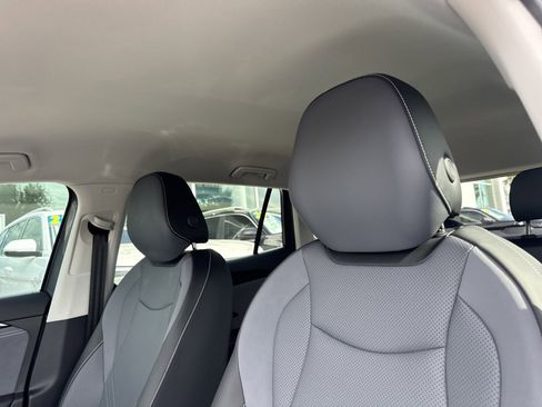 New 2026 Volkswagen Tiguan SE FWD image 16
