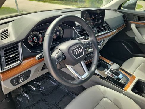Certified 2022 Audi Q5 2.0T Premium Plus w/ Premium Plus Package AWD/4WD image 17