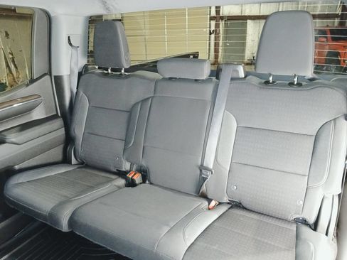 Used 2023 Chevrolet Silverado 1500 LT AWD/4WD image 12
