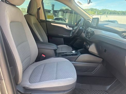 Used 2020 Ford Escape SE FWD image 17