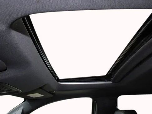 Used 2019 Chevrolet Silverado 1500 High Country w/ Technology Package image 28