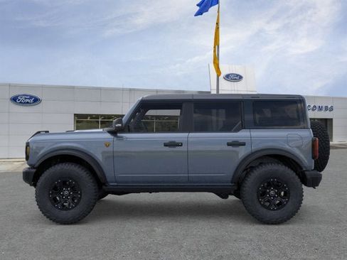 New 2025 Ford Bronco Badlands AWD/4WD image 3