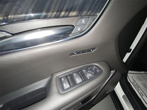 Used 2021 Cadillac XT6 Premium Luxury image 13