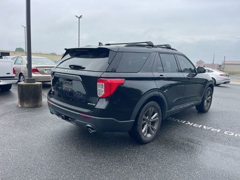 Used 2021 Ford Explorer XLT w/ Equipment Group 202A AWD/4WD image 5
