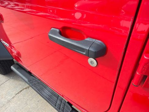 Used 2018 Jeep Wrangler Unlimited Sport AWD/4WD image 12