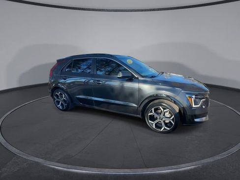 Used 2024 Kia Niro EX Touring image 18