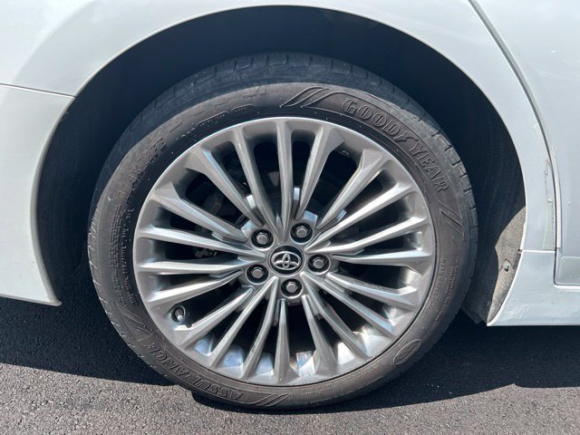 Used 2019 Toyota Avalon Limited w/ Advanced Safety Package FWD image 31
