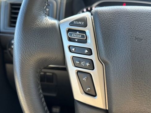 Used 2024 Nissan Titan SV w/ SV Convenience Package image 40
