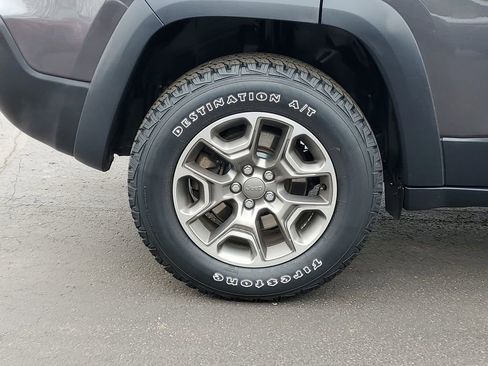 Used 2021 Jeep Cherokee Trailhawk w/ Comfort/Convenience Group image 33