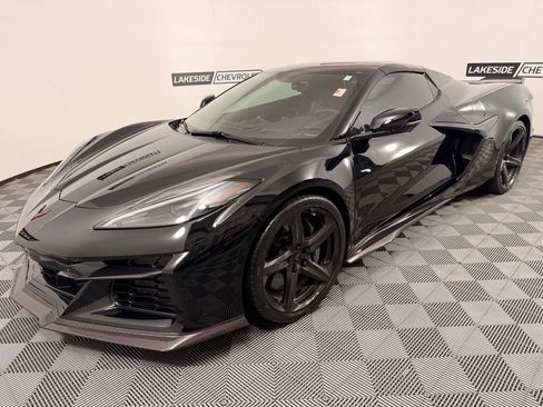 Used 2023 Chevrolet Corvette Z06 RWD image 3