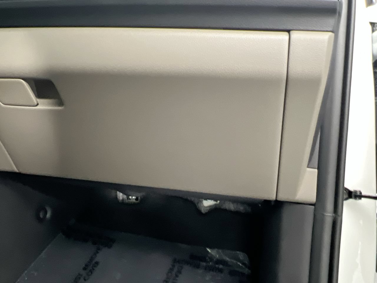 New 2026 Kia Carnival FWD image 36