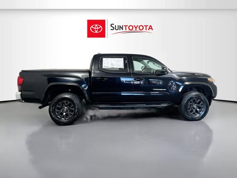 Used 2018 Toyota Tacoma SR5 image 2