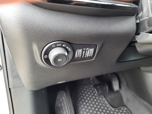 New 2026 Jeep Compass Latitude image 17