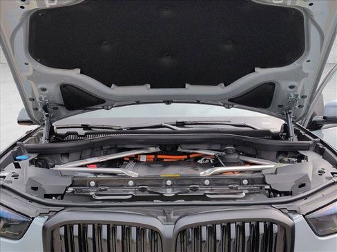New 2026 BMW X5 xDrive50e image 17