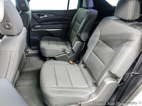 Used 2026 Chevrolet Traverse LT w/ LPO, Floor Liner Package FWD image 10