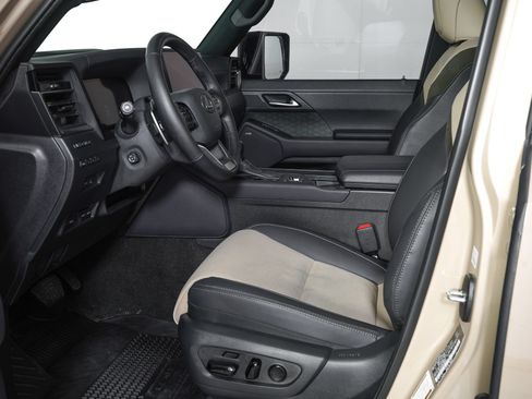 Used 2025 Lexus GX 550 AWD/4WD image 14