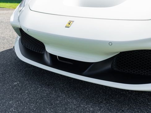 Used 2022 Ferrari F8 Tributo RWD image 24