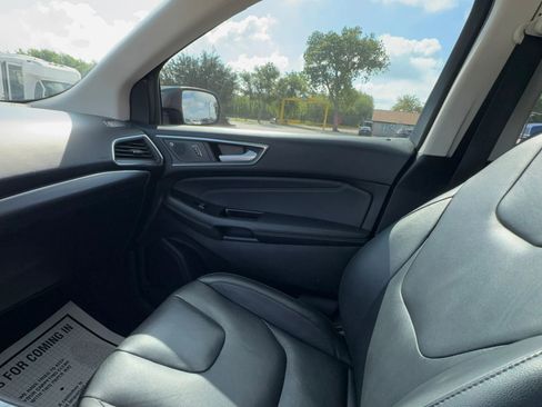 Used 2020 Ford Edge Titanium FWD image 21