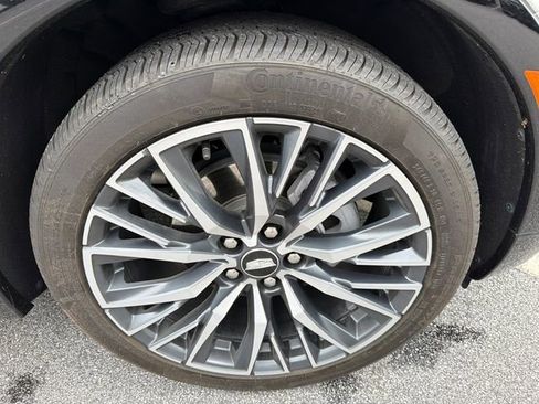 Used 2024 Cadillac XT4 Sport FWD image 12