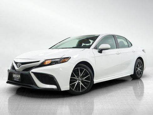 Used 2021 Toyota Camry SE w/ Carpet Mat Package (TMS) FWD image 1