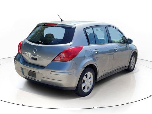 Used 2007 Nissan Versa Hatchback w/ Convenience Pkg FWD image 4