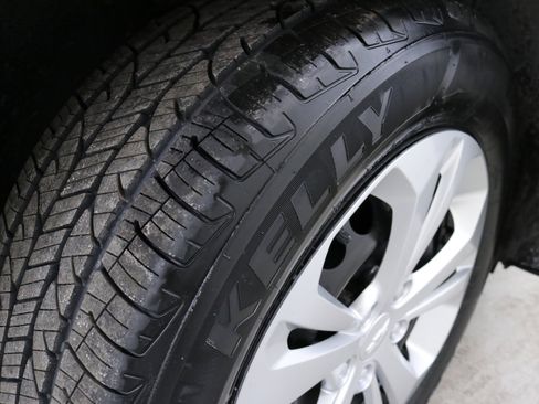 Certified 2024 Chevrolet Trax LS image 33